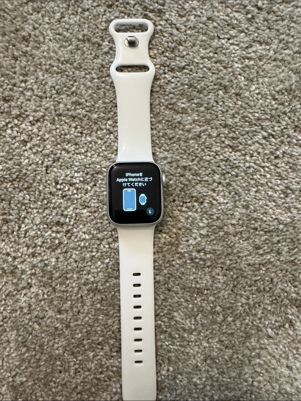 Apple White Series 5 Smartwatch with White Silicone Band